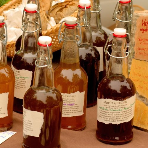 apple cider vinegar, food, harvest, market, farmers market, farm, agricultural, organic, market fresh, raw, healthy, garden, plant, fruit, herbal, infused, apple, cider, vinegar, herbs, flowers, cooking, salad dressing, marinade, tonic, brown apple, brown farmer, cider, cider, vinegar, vinegar, vinegar, vinegar, vinegar, salad dressing